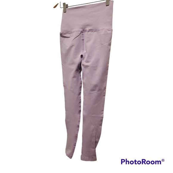 NWOT Light Purple Leggings 💜 - Picture 2 of 5